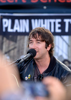 Plain White T's Play at Mac Mall