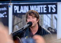 Plain White T's Play at Mac Mall