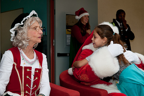 Leo Politi Elementary School, LAPD, Santa and Mrs. Claus - 2012