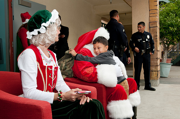 Leo Politi Elementary School, LAPD, Santa and Mrs. Claus - 2012