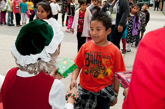 Leo Politi Elementary School, LAPD, Santa and Mrs. Claus - 2012