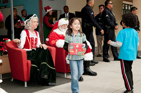 Leo Politi Elementary School, LAPD, Santa and Mrs. Claus - 2012