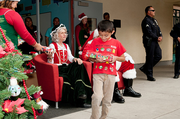Leo Politi Elementary School, LAPD, Santa and Mrs. Claus - 2012