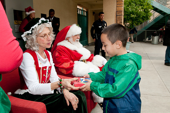 Leo Politi Elementary School, LAPD, Santa and Mrs. Claus - 2012