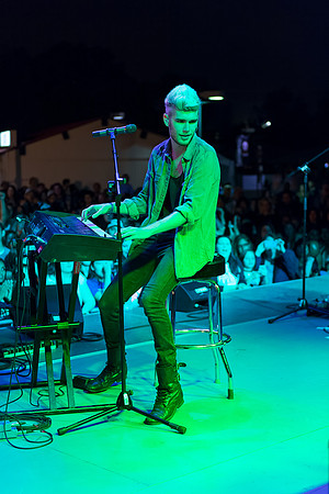 Colton Dixon - FishFest 2014