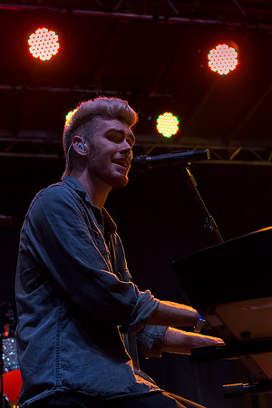 Colton Dixon - FishFest 2014