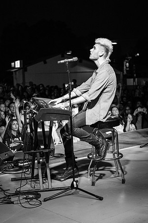 Colton Dixon - FishFest 2014