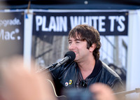 Plain White T's Play at Mac Mall
