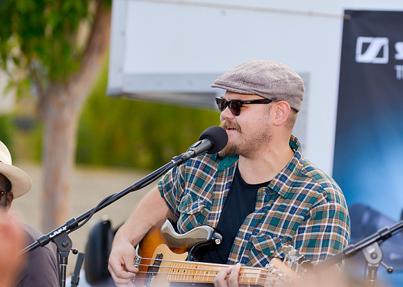 Plain White T's Play at Mac Mall
